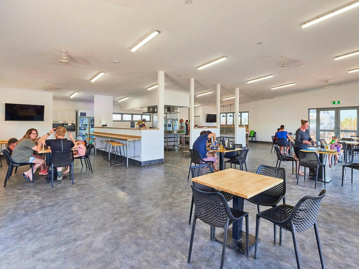 Large state-of-the-art campers kitchen