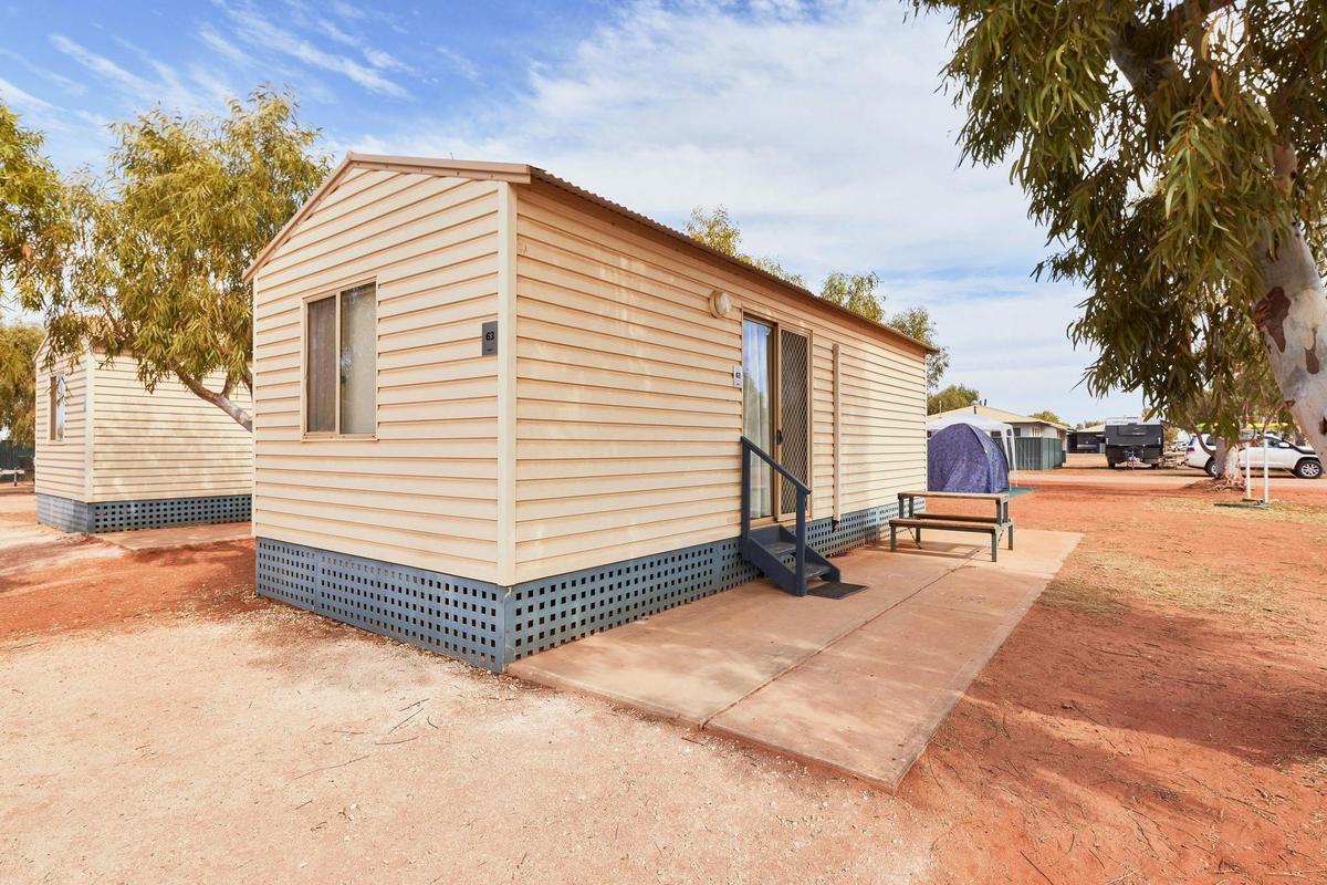 2 Bedroom Budget Shared Bathroom
