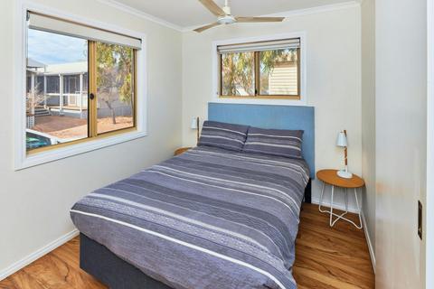 2 Bedroom Budget Shared Bathroom