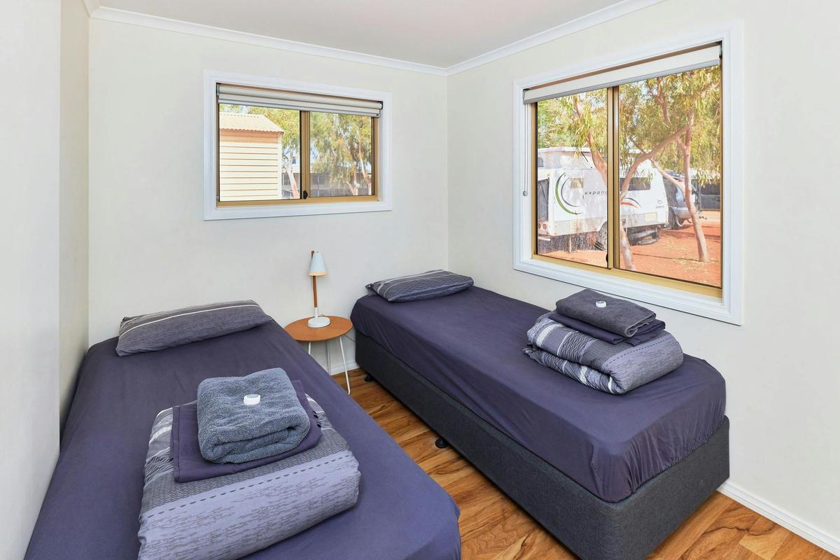 2 Bedroom Budget Shared Bathroom