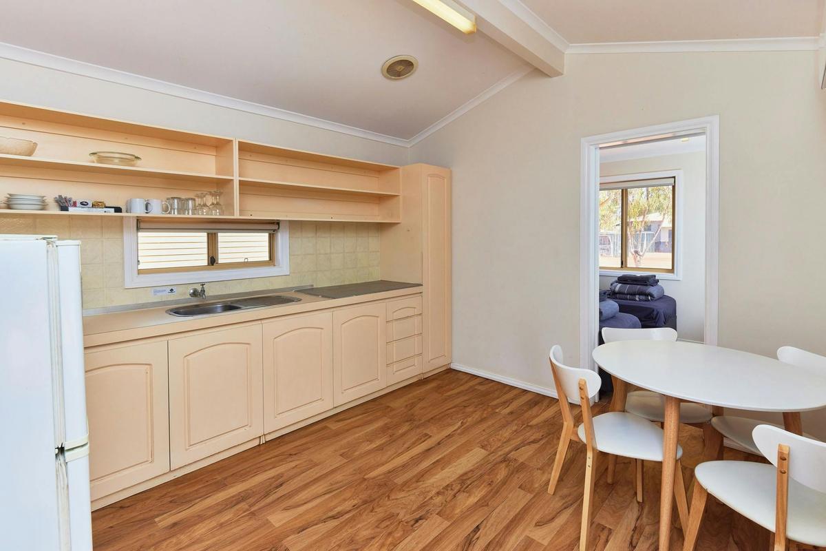 2 Bedroom Budget Shared Bathroom
