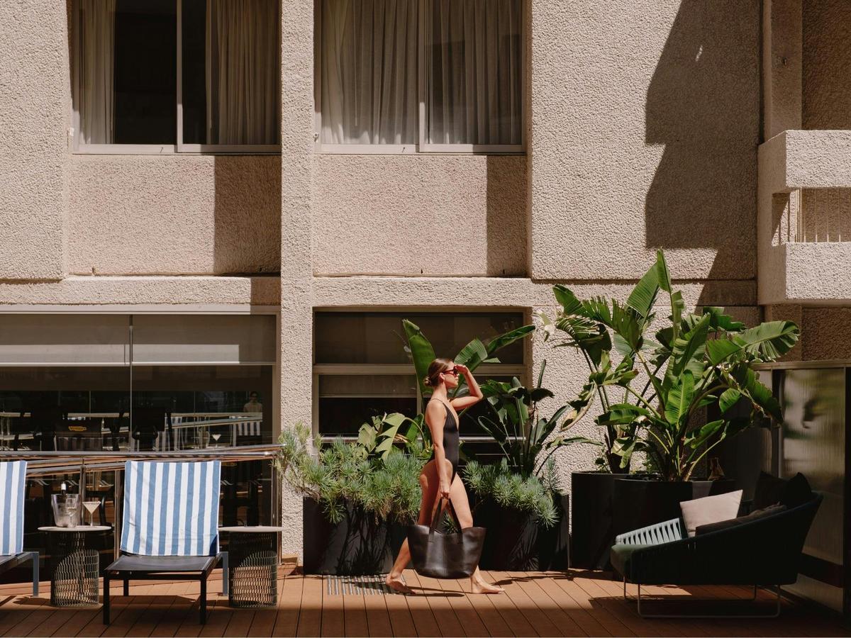 Hilton Perth Poolside