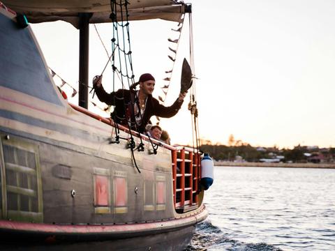 1.5 Hour Sundowner Cruise