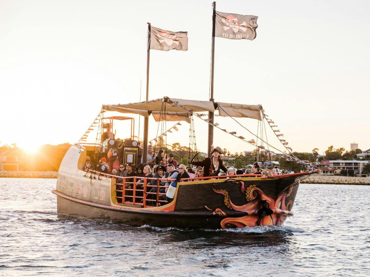 1.5 Hour Sundowner Cruise