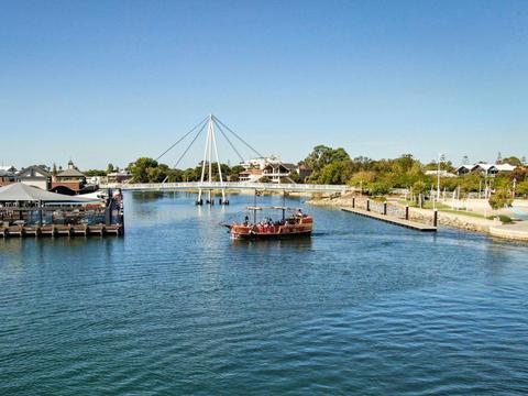 1.5 Hour Scenic Cruise