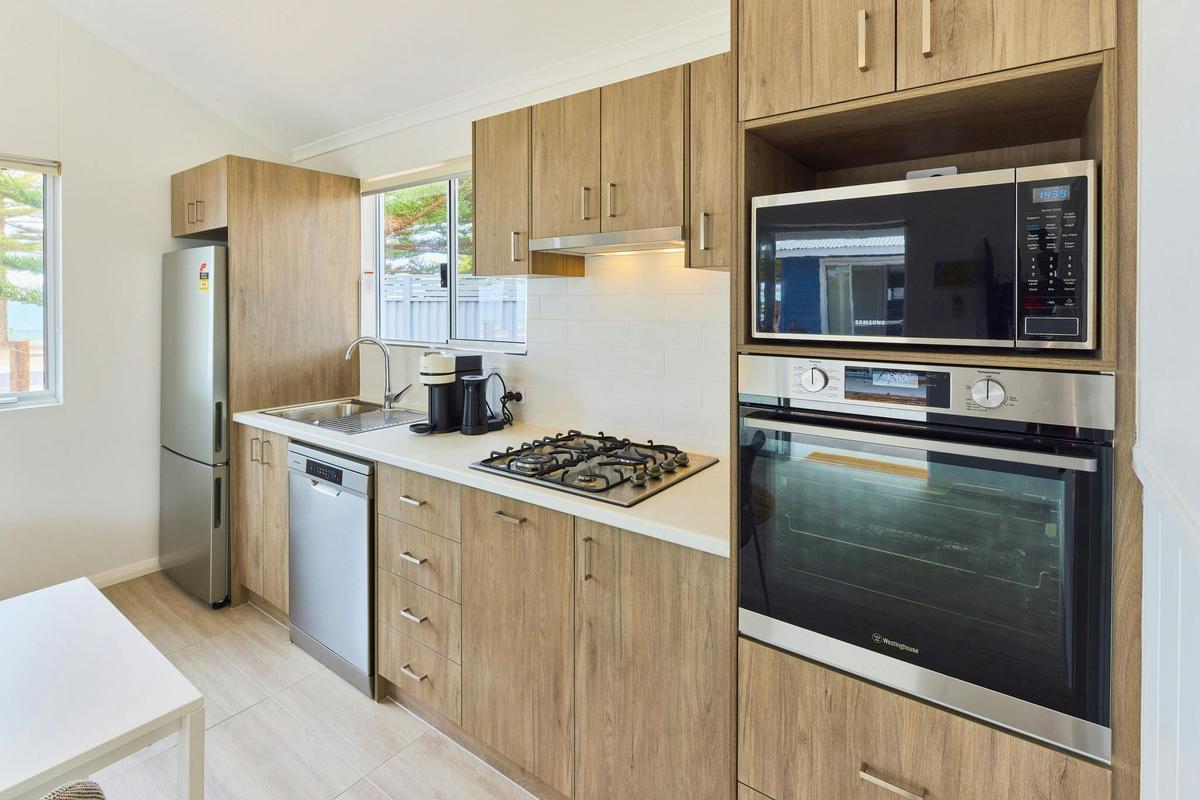One Bedroom Bay Studio