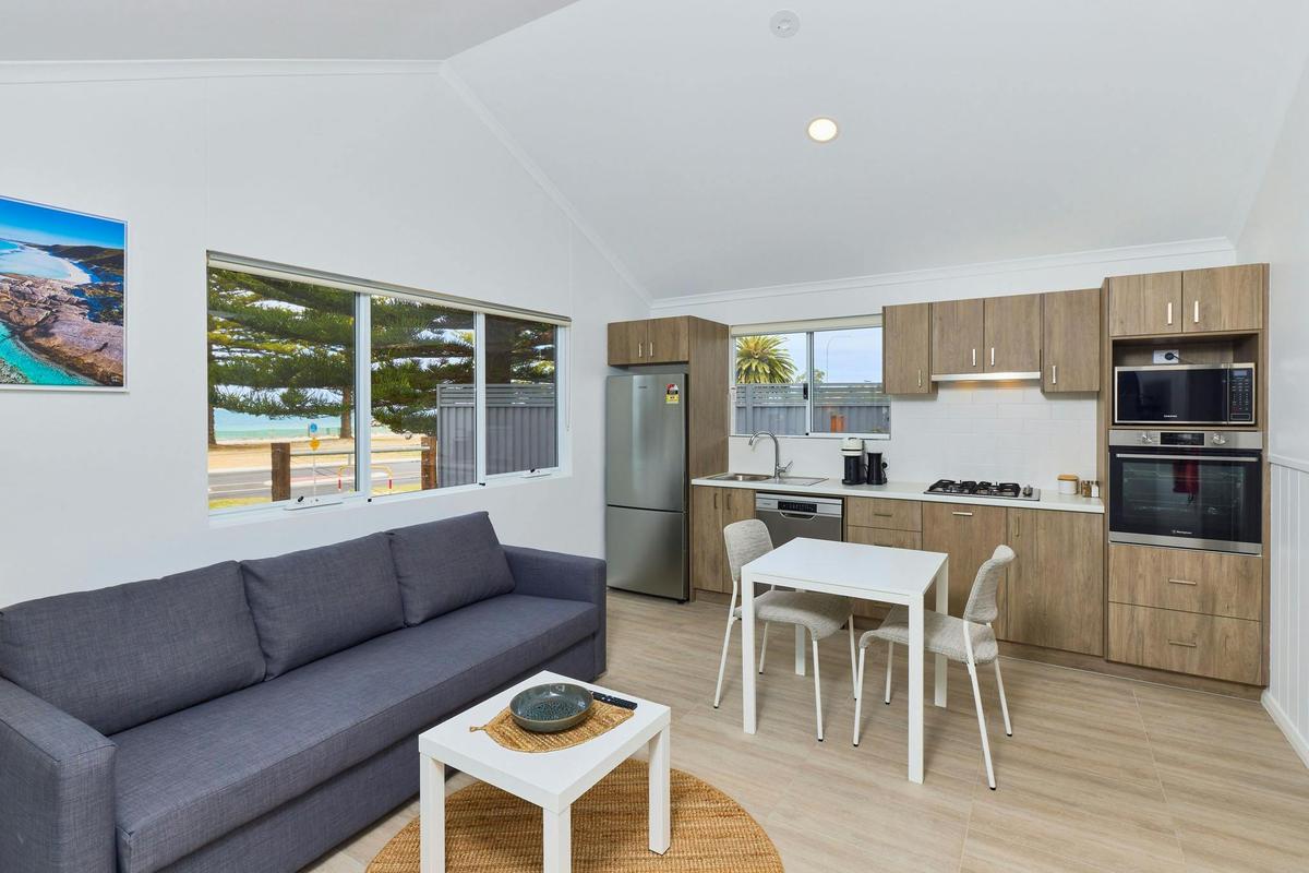 One Bedroom Bay Studio