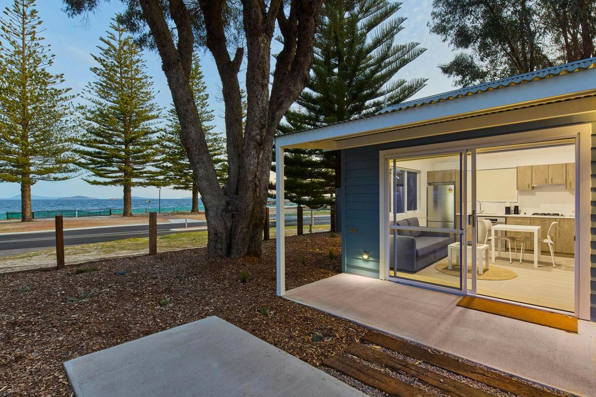 One Bedroom Bay Studio