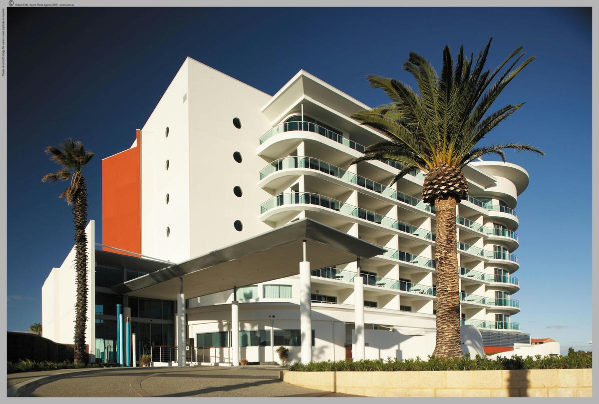 Exterior entry - Seashells Mandurah