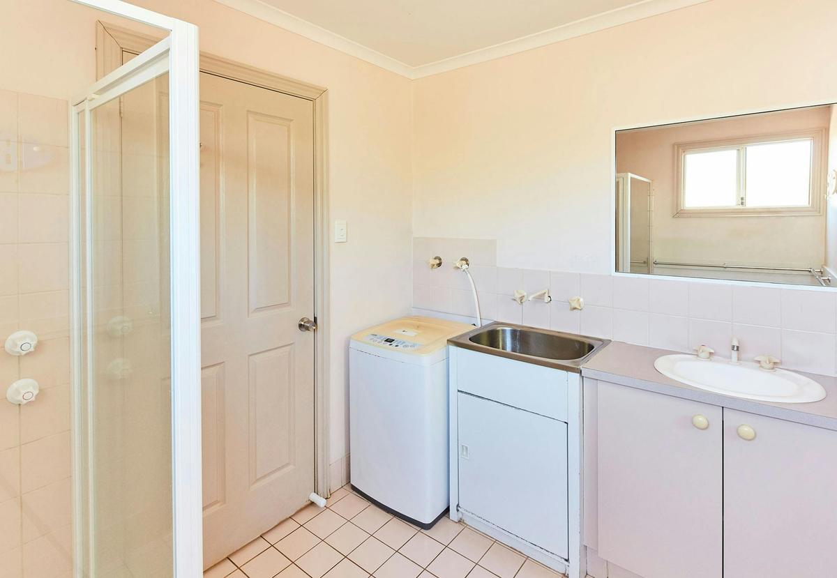 2 Bedroom Cabin - Sleeps Four