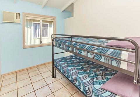 2 Bedroom Cabin - Sleeps Four