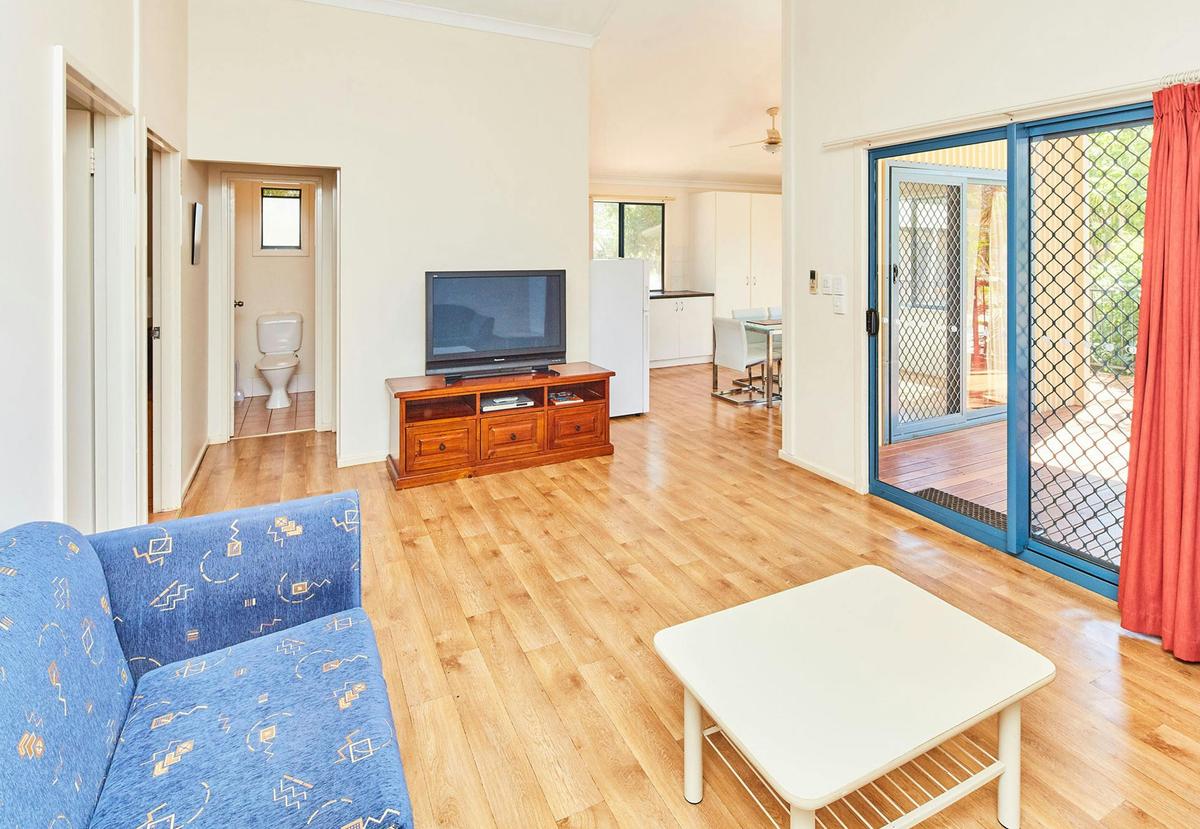 2 Bedroom Cabin - Sleeps Six
