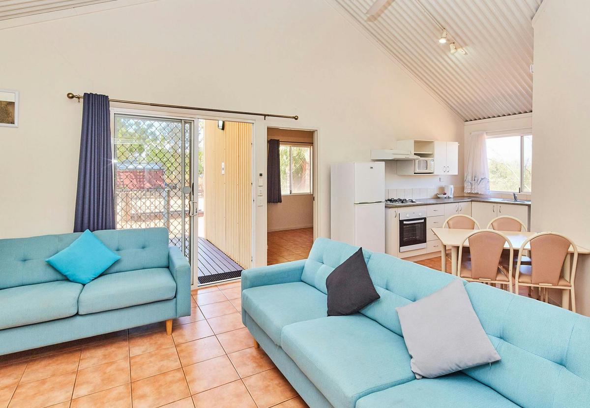 2 Bedroom Queen Cabin - Sleeps Four