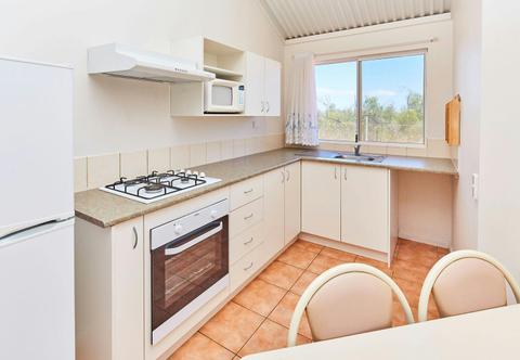 2 Bedroom Queen Cabin - Sleeps Four