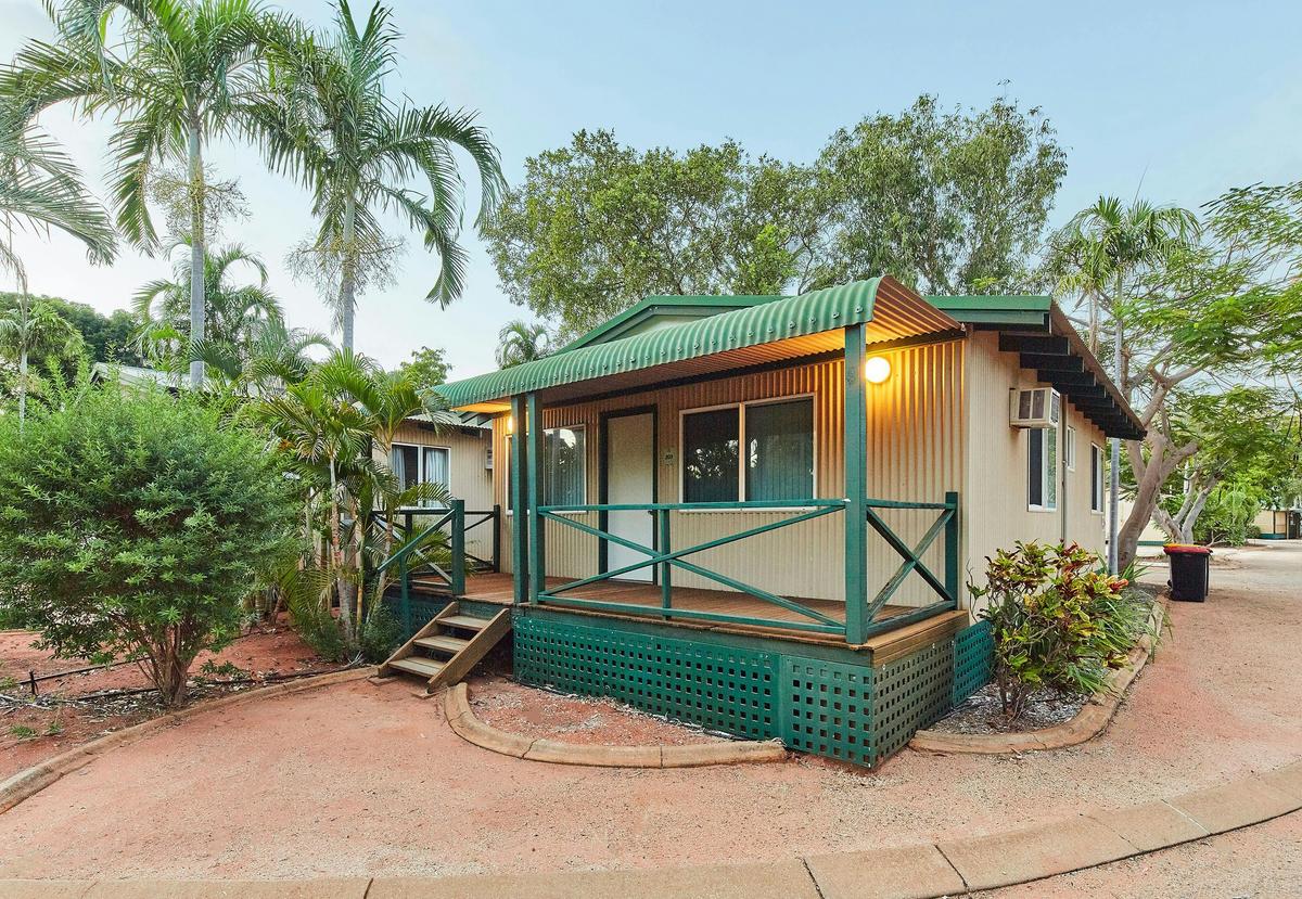 2 Bedroom Cabin - Sleeps Five