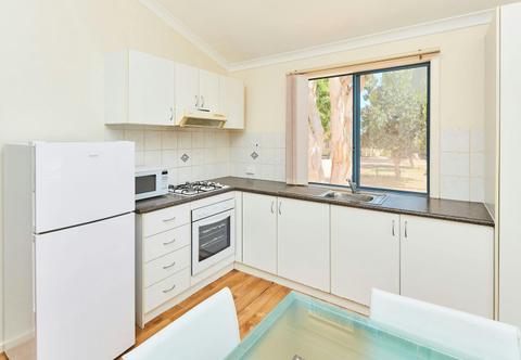 2 Bedroom Cabin - Sleeps Six