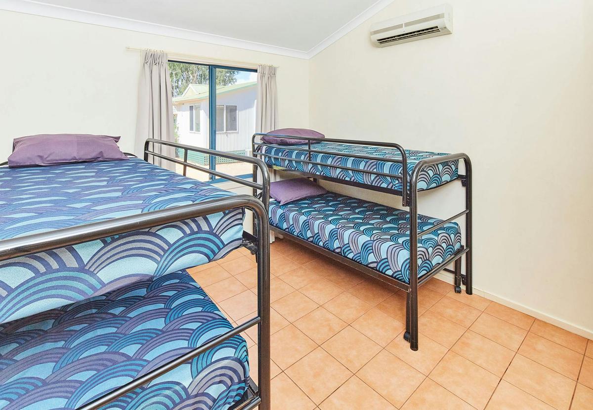 2 Bedroom Cabin - Sleeps Six