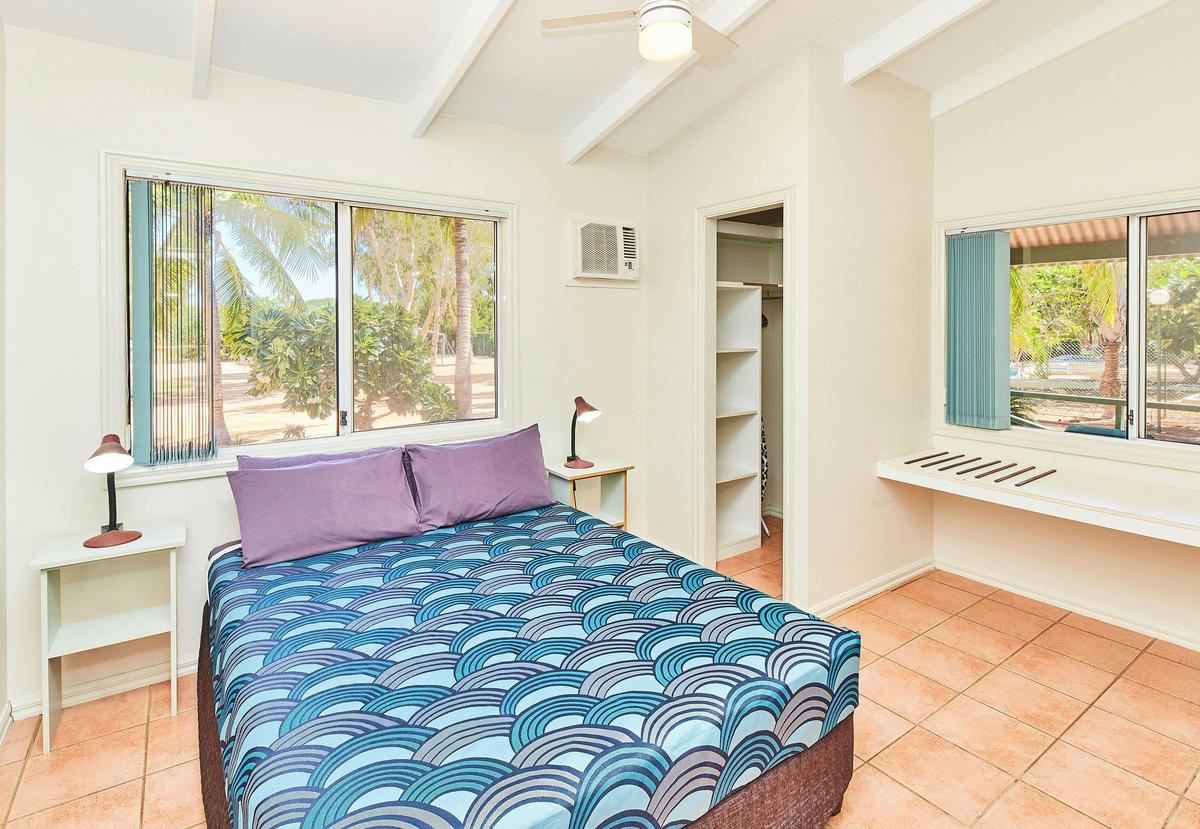 2 Bedroom Cabin - Sleeps Five