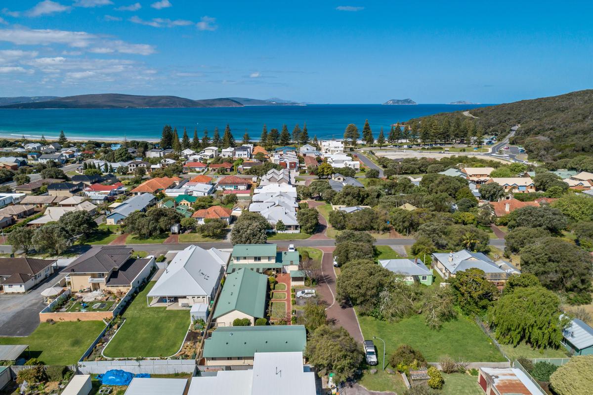 Located in the heart of Middleton Beach