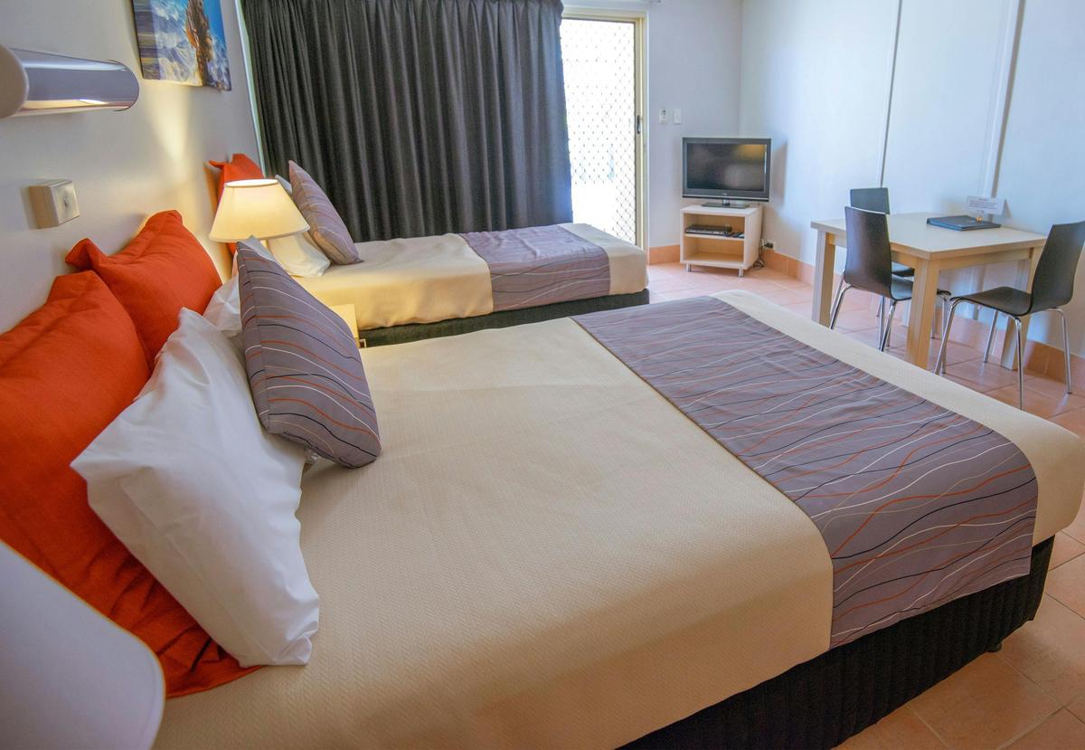 Castaway Studio Unit