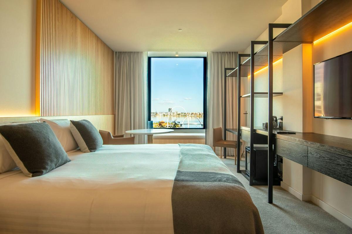 Elizabeth Quay Lux