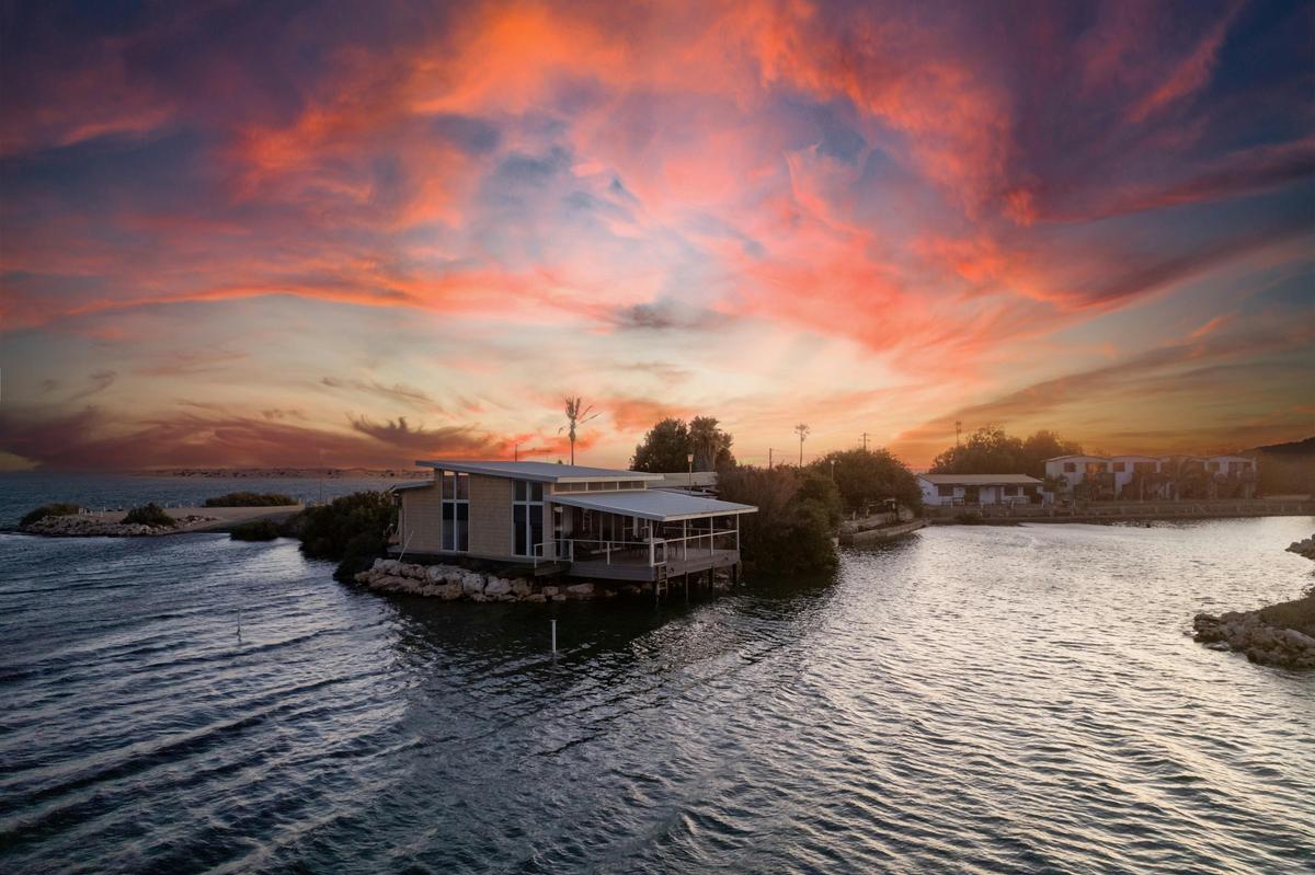 The Pelican Point Waterfront Resort with a view from the Captain's iover the Fasciae to the open sea