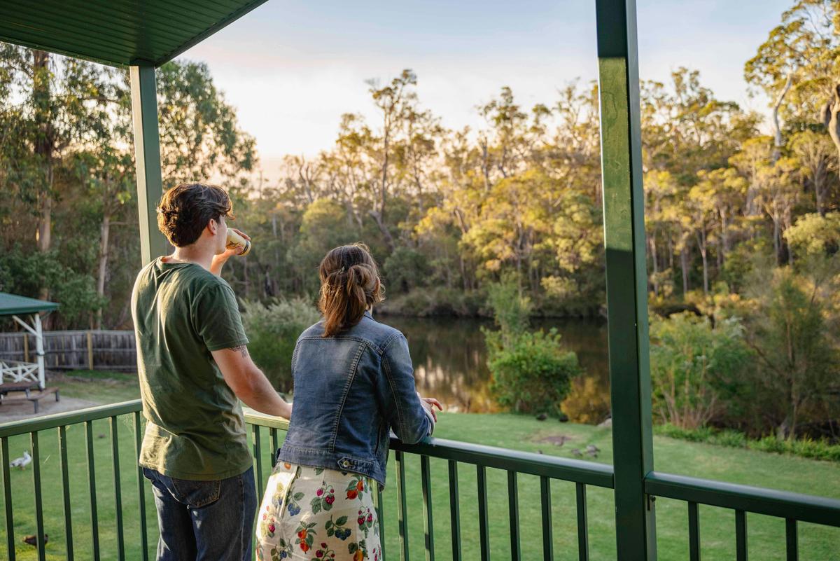 Riverview Tourist Park Balcony Waterfront Holiday Unit