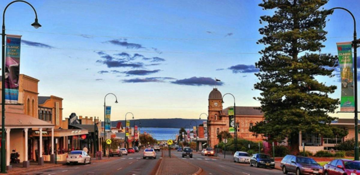 albany city centre, main street, restaurants, cafes,