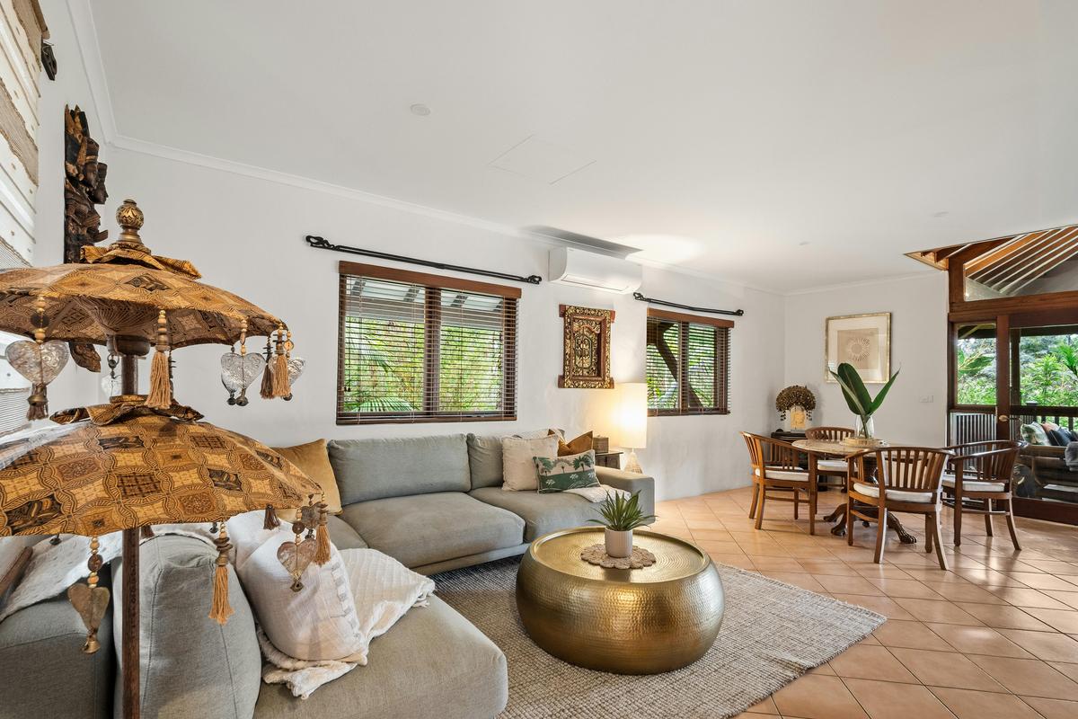 Living room, Reverse-cycle Air-conditioning