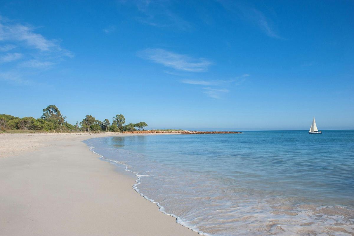 Geographe Beach outside Sandy Bay