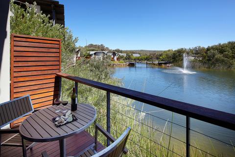 Studio Lake View Villa