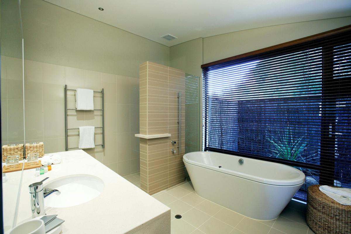 One Bedroom Lake View Villa