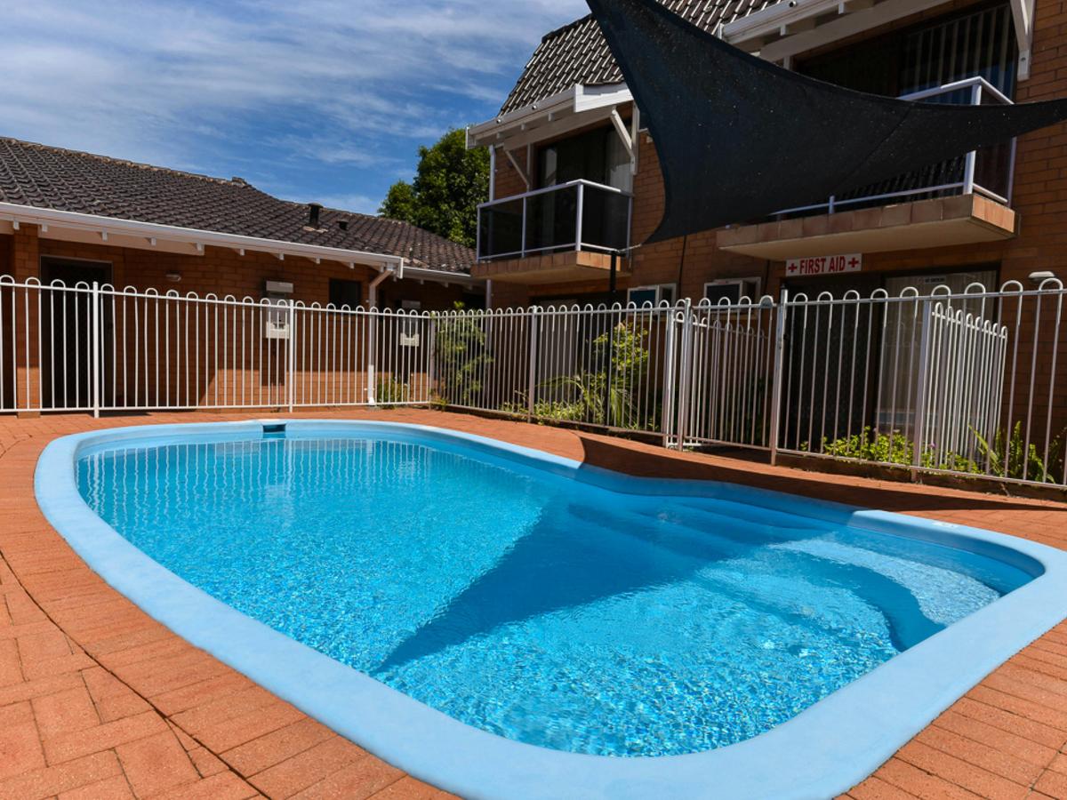 Sanno Marracoonda Perth Airport Hotel pool