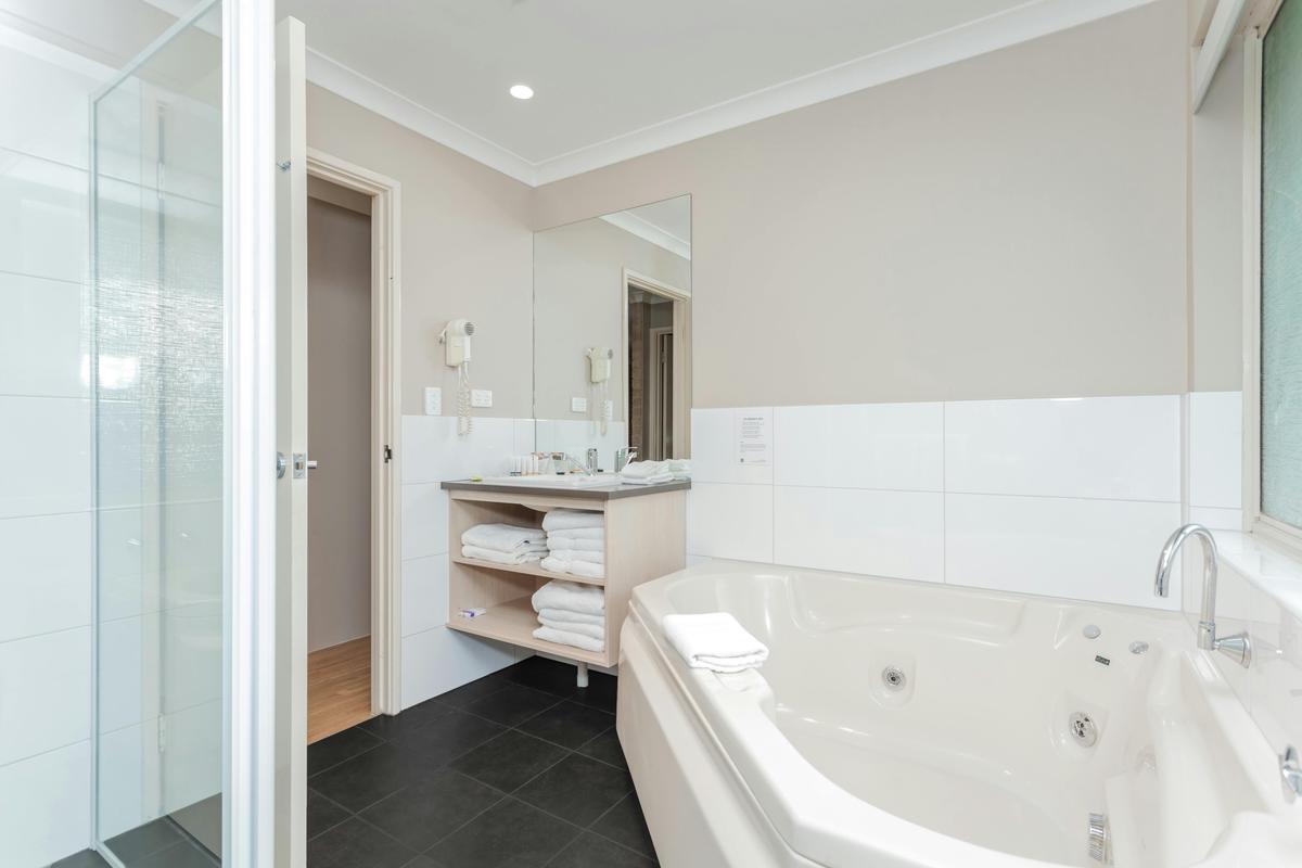 2-Bedroom Spa Apartment