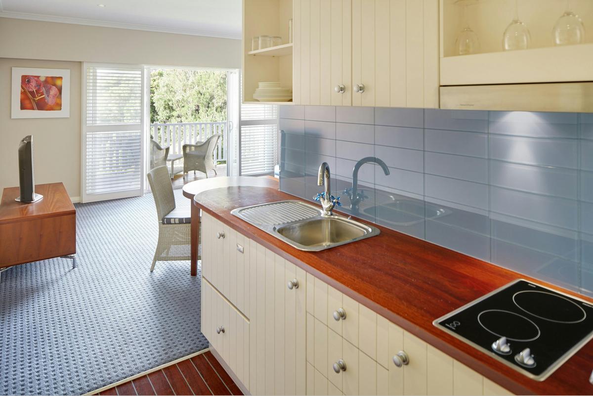 One Bedroom Apt Kitchen- Lounge