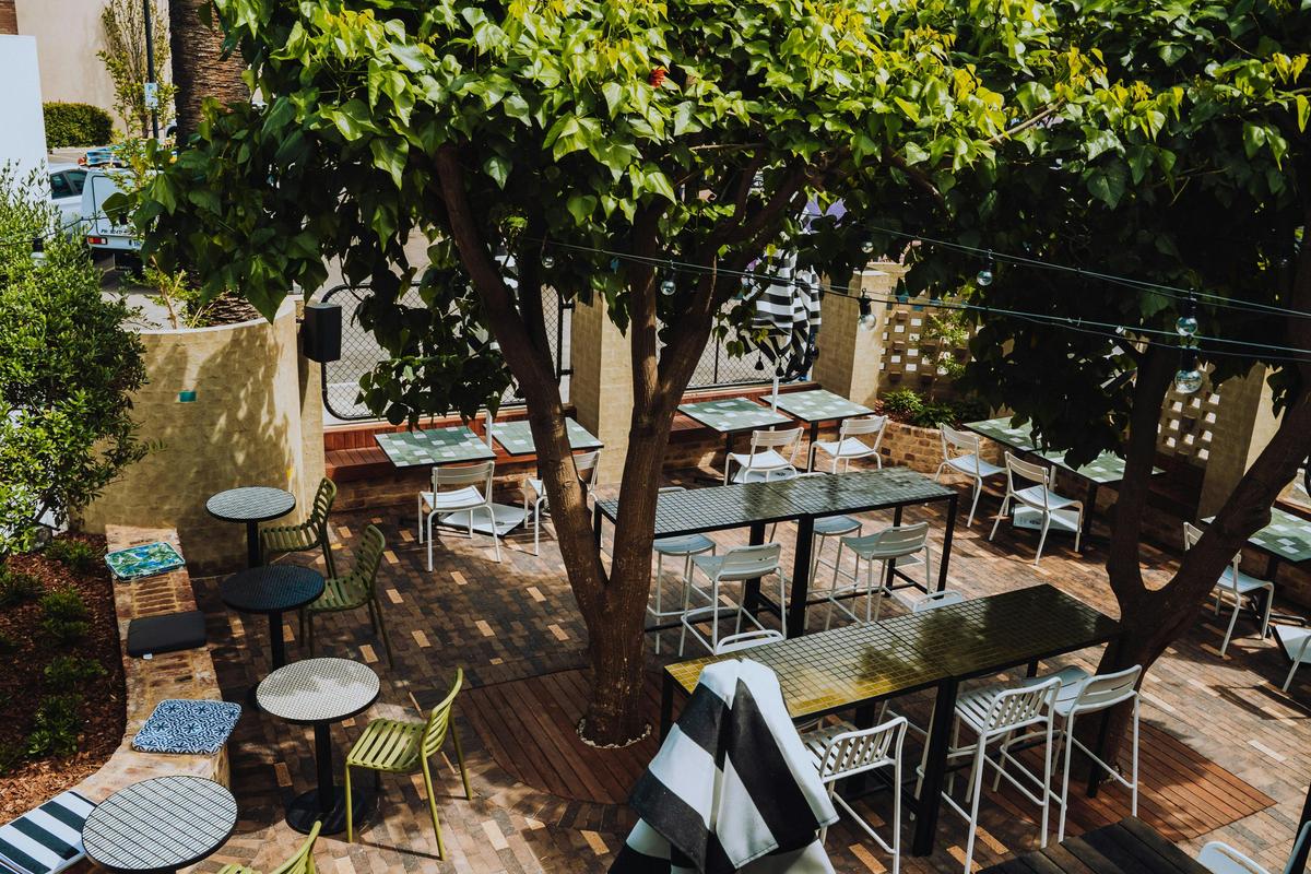 Rosemount Hotel Upper Garden Area