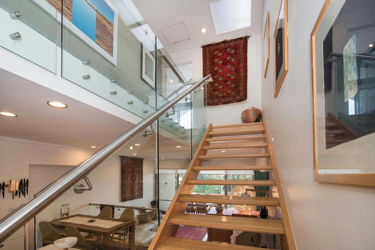 stairs to bedroom