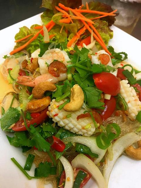 S and T Thai Gourmet Cafe