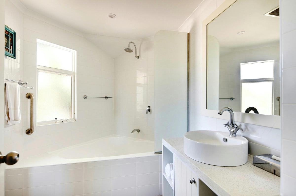 Bathroom - Seashells Broome
