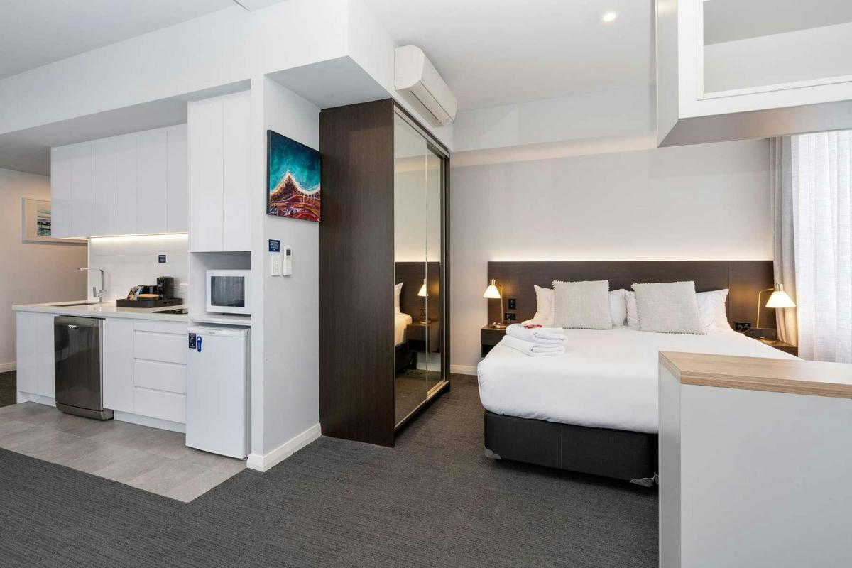 Deluxe King Apartment