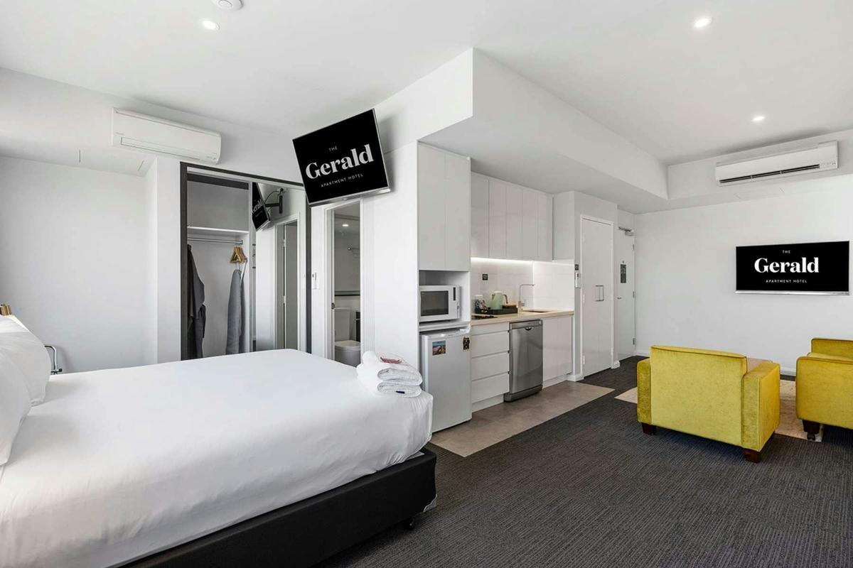 Luxury King Apartment