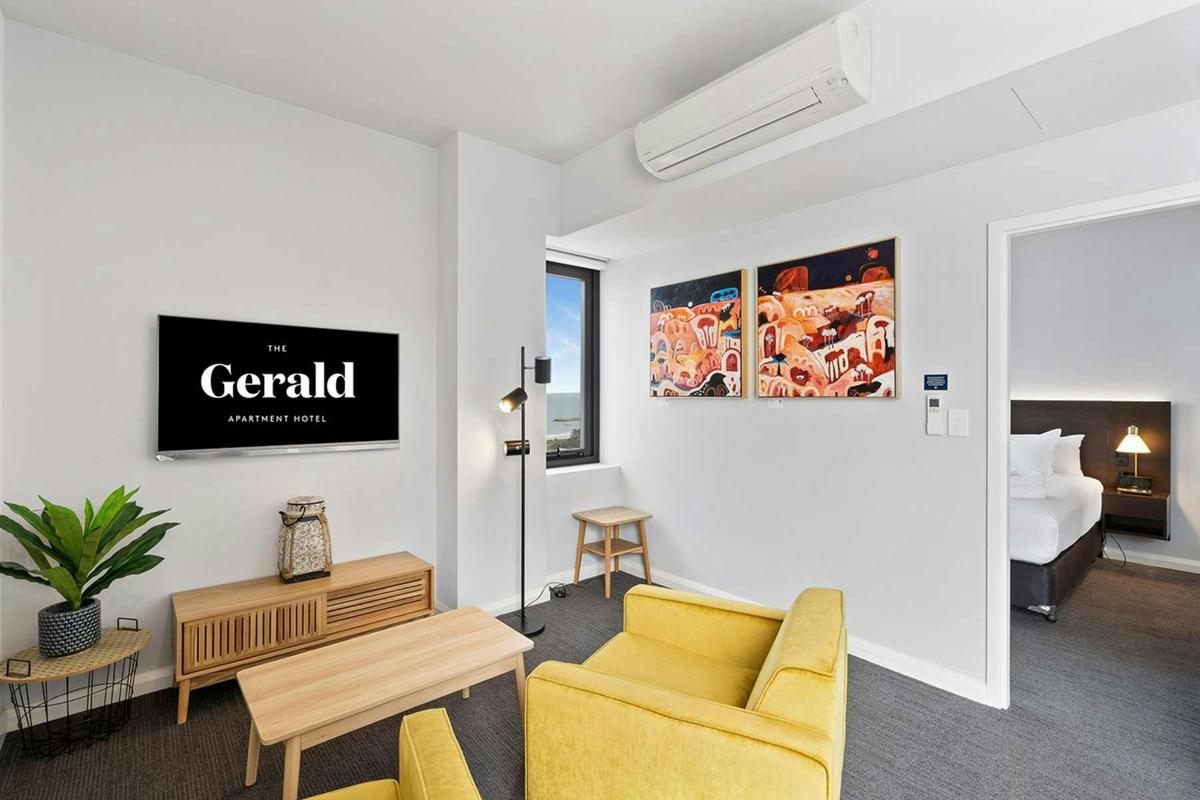 Luxury 1 Bedroom Apartment