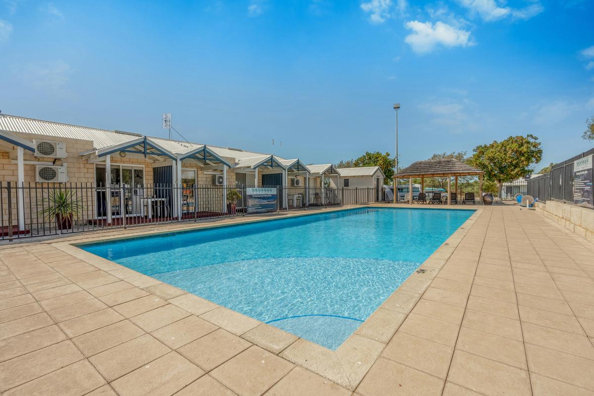 Swimming Pool - Tasman Holiday Parks - Ledge Point
