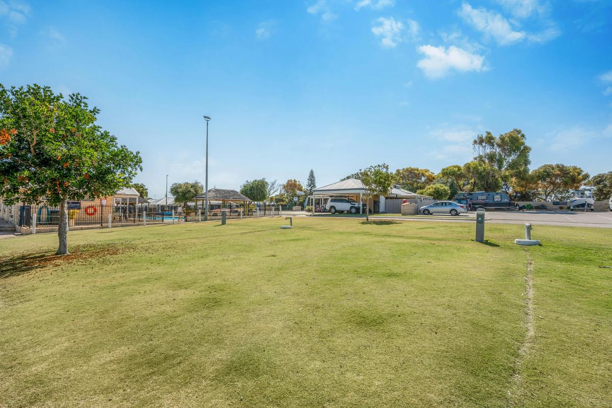 Powered Site - Tasman Holiday Parks - Ledge Point