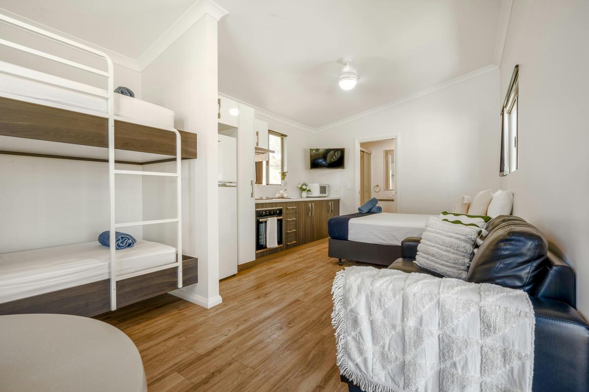 Superior Cabin 1BR - Tasman Holiday Parks - Ledge Point