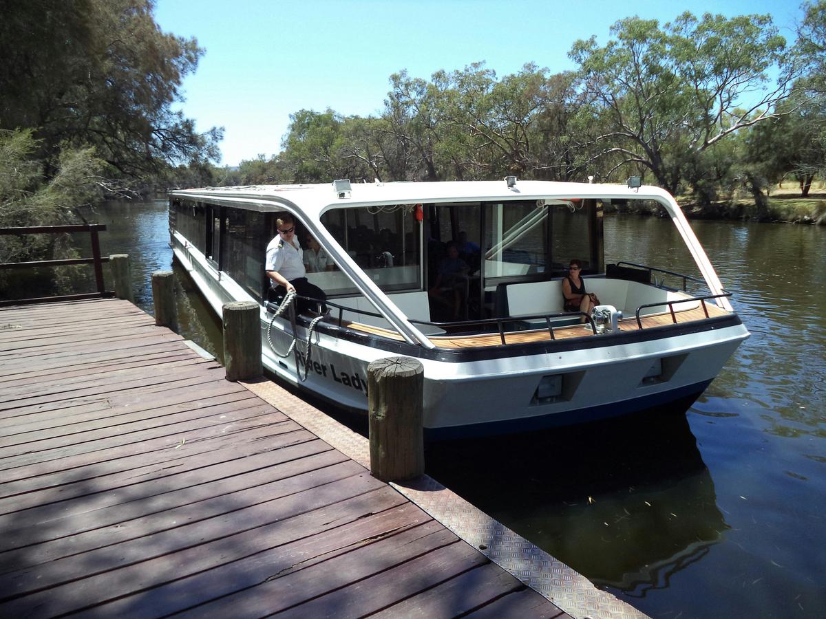 Cruising the Swan Tour