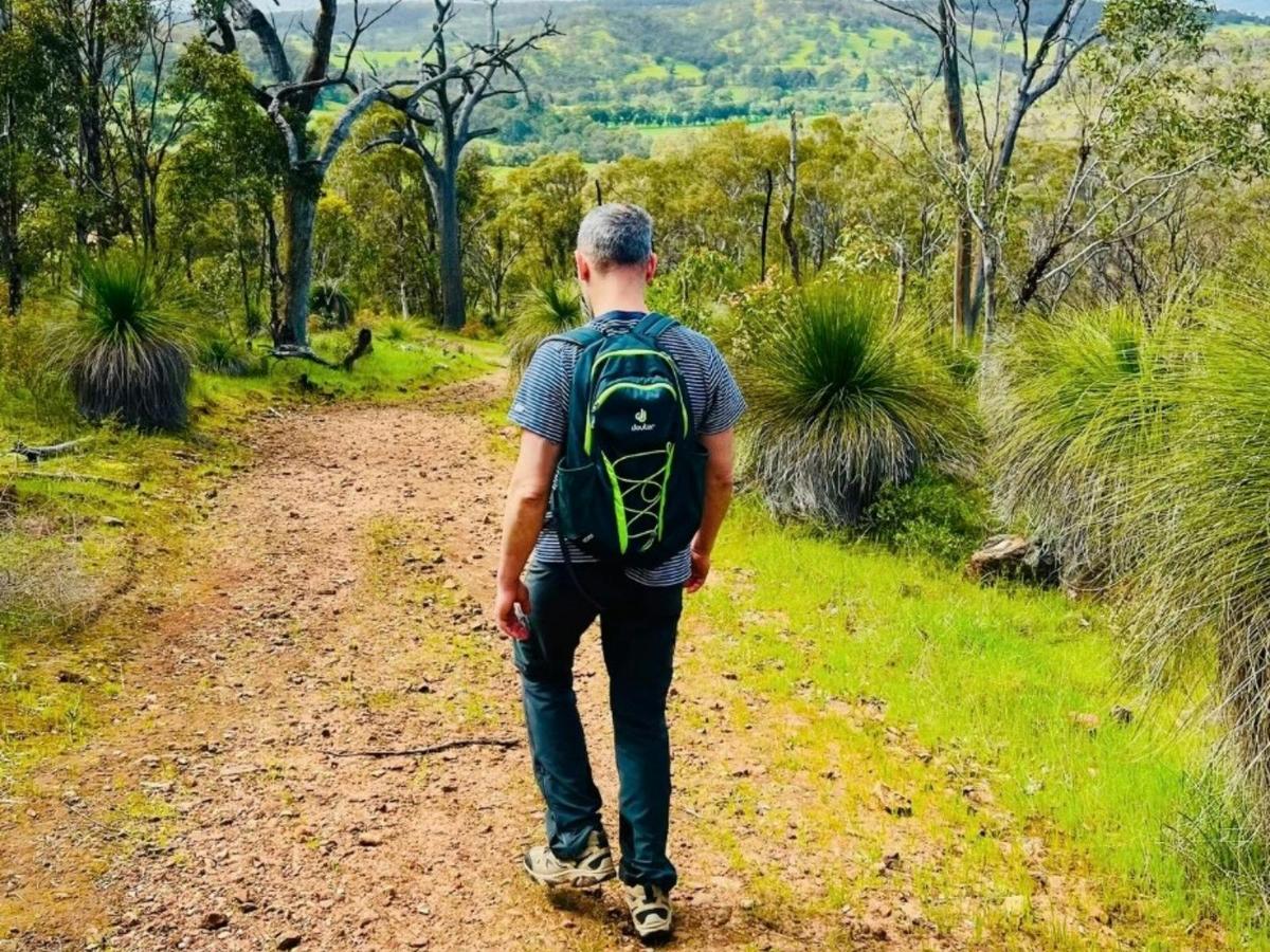 Wildflowers, Canola Fields and Historic New Norcia Day Tour