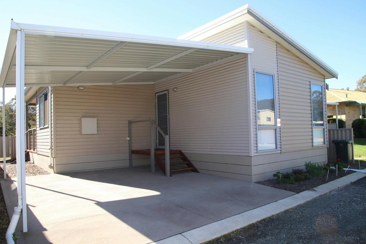 One Bedroom Holiday Home