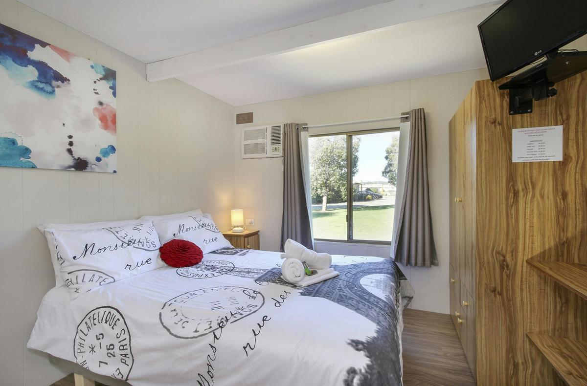 Basic Ensuite Cabin