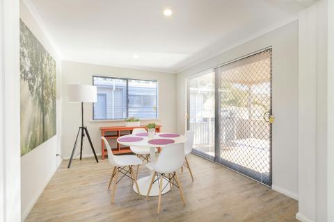 One Bedroom Holiday Home